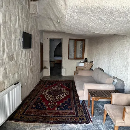 Bed & Breakfast Leyla Cave House