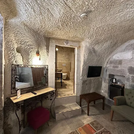 Bed & Breakfast Leyla Cave House