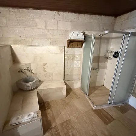 Leyla Cave House Bed & Breakfast 3*